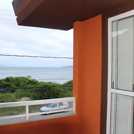 Praia De Quatro Ilhas A 50 Metros Do Mar Bombinhas Exterior photo