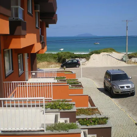 Praia De Quatro Ilhas A 50 Metros Do Mar Bombinhas Exterior photo
