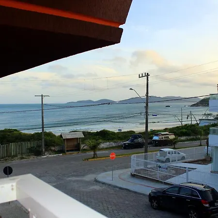 Praia De Quatro Ilhas A 50 Metros Do Mar Bombinhas Exterior photo