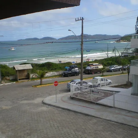 Praia De Quatro Ilhas A 50 Metros Do Mar Bombinhas Exterior photo