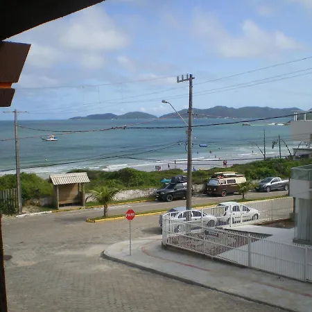 Praia De Quatro Ilhas A 50 Metros Do Mar Bombinhas Exterior photo