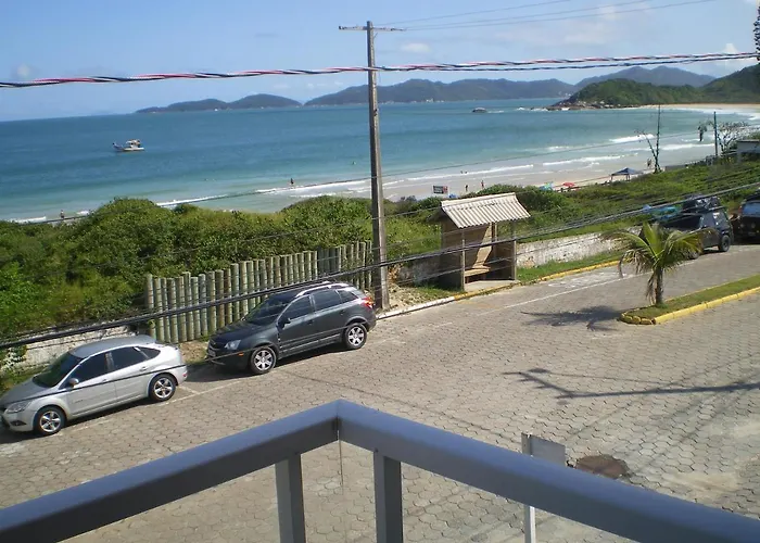 Praia De Quatro Ilhas A 50 Metros Do Mar