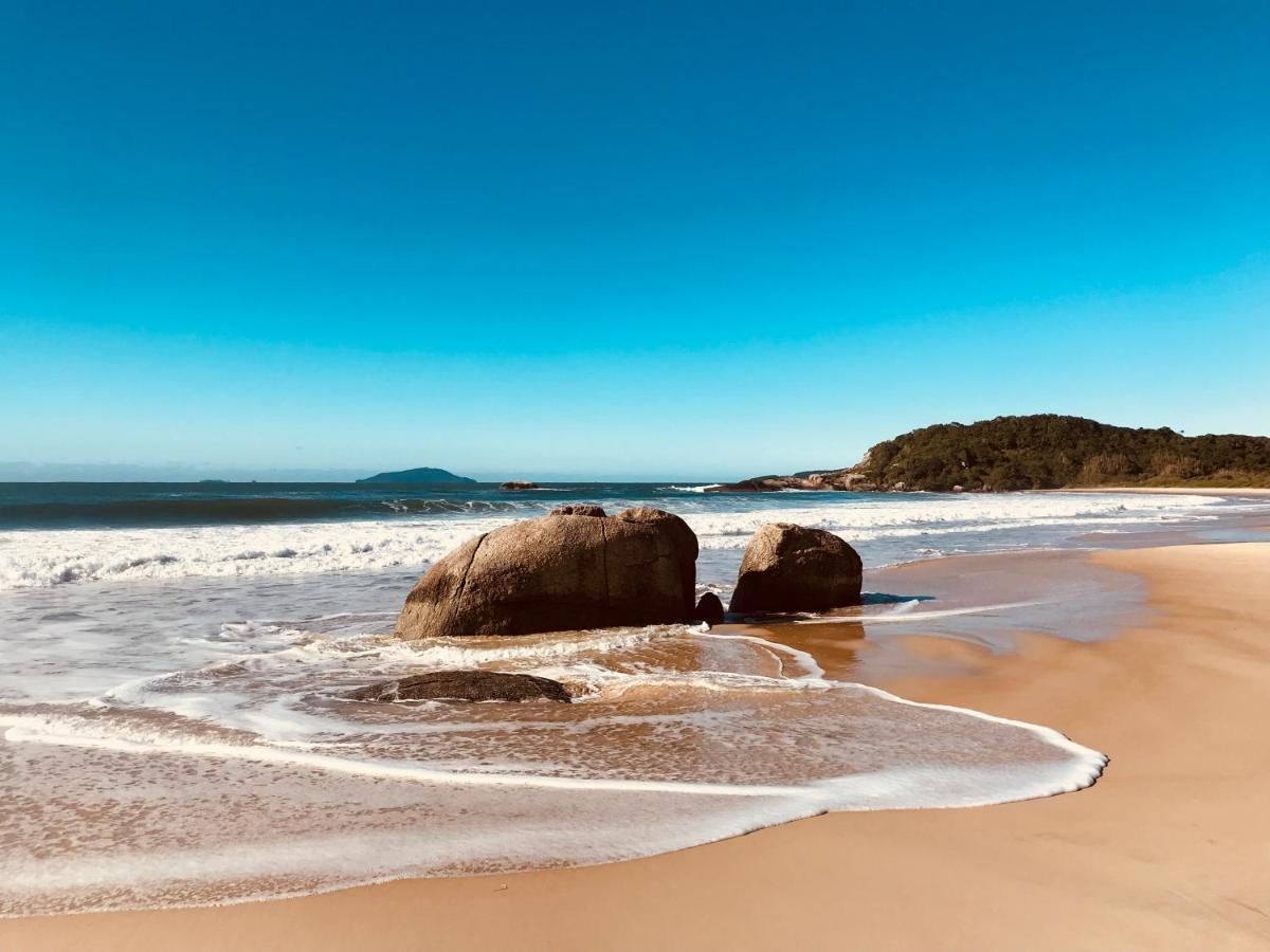De Quatro Ilhas A 50 Metros Do Mar *